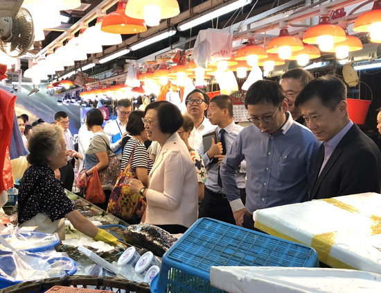 SFH and LegCo Subcommittee visits public markets (3.7.2018)