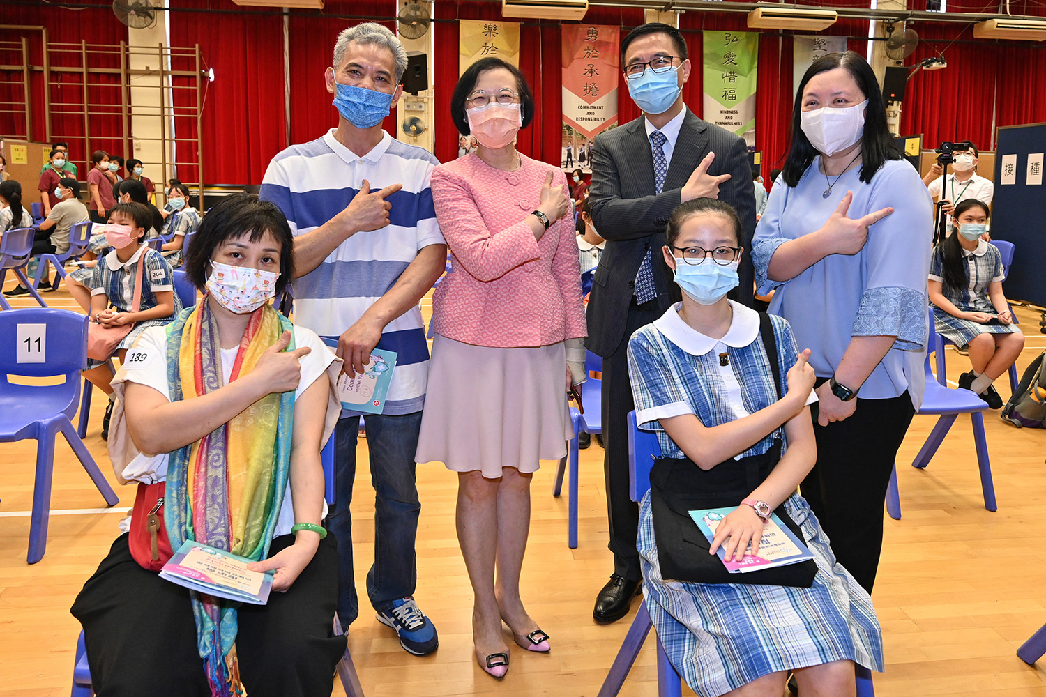 SFH and SED inspect operation of outreach COVID-19 vaccination service at school (2021.7.2)